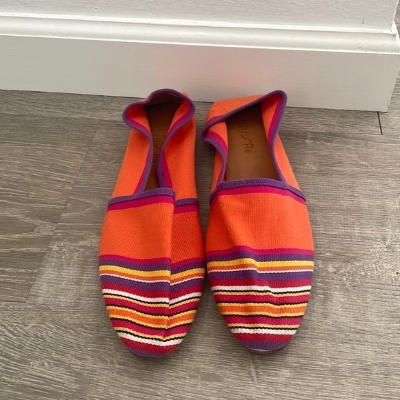 Multicolor Shoes - Picture 1 of 3